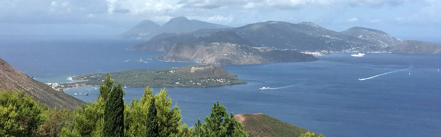 Aeolian Islands: the volcanoes and the beauties of the archipelago